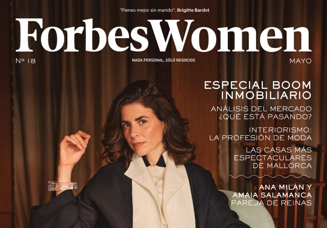 Portada de la revista Forbes Women con mención al Dr. Abraham Benzaquén como referente en medicina estética.